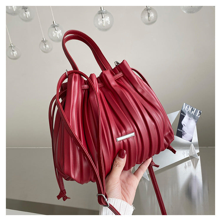 Retro Pleated Cloud Handbag - Simple Casual Style