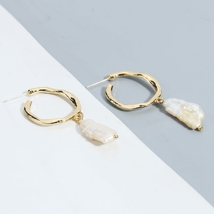 Vintage Pearl Stud Earrings from Dongdaemun