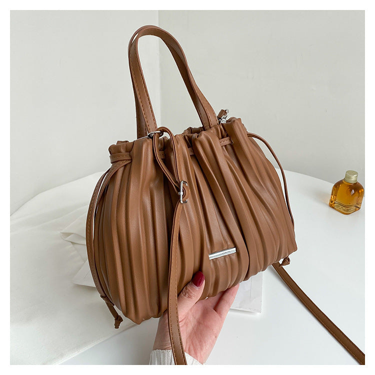 Retro Pleated Cloud Handbag - Simple Casual Style