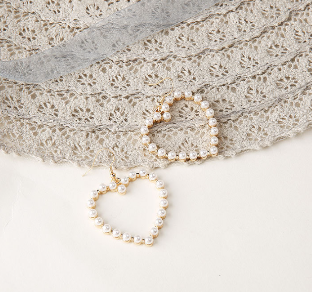 Cute Peach Heart Pearl Pierced Earrings
